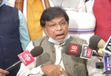 बिहार के शिक्षा मंत्री मेवा लाल का इस्तीफा, जद(यू) तेजस्वी के खिलाफ हुई हमलावर