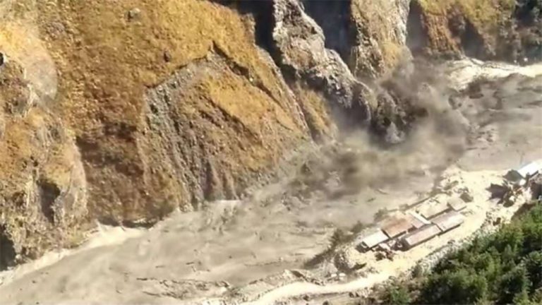 नैसर्गिक नदियों को सुरंगों में ठेला जाएगा तो वे पहाड़ों और हिमनदों को पुकारेंगी ही