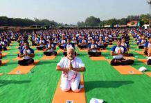 संकट से जूझ रही दुनिया के लिए योग भारत का वरदान