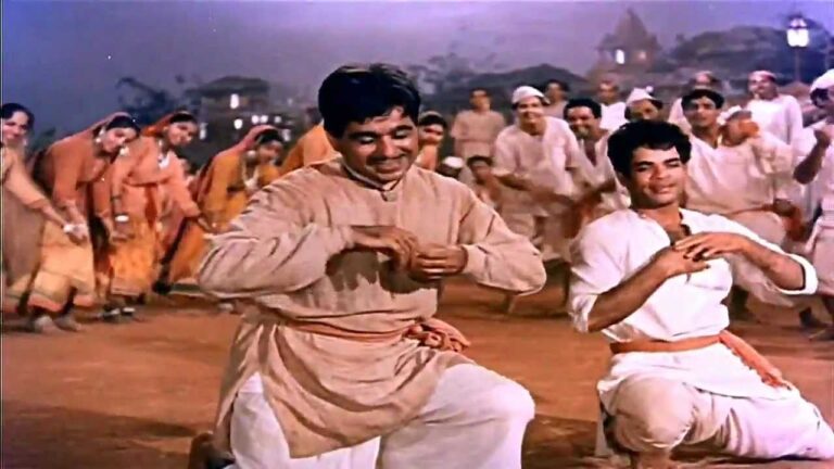 अलविदा अभिनय सम्राट! नैन लड़ जइहे तो मनवा मा कसक होइबे करी