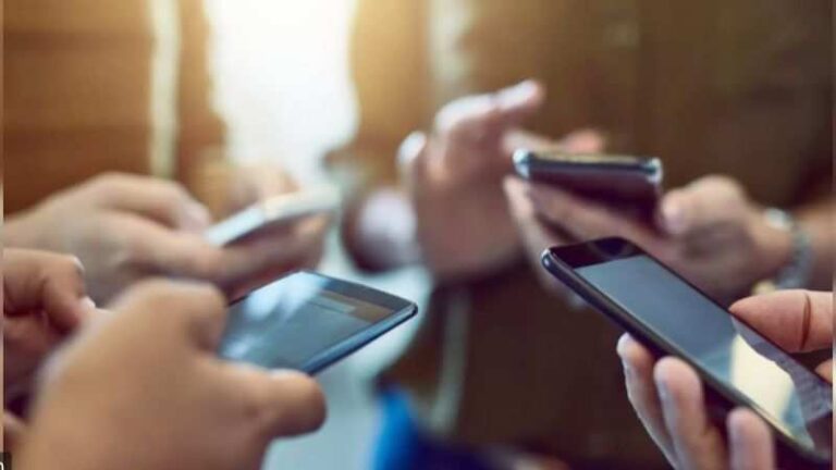 भारत में 5जी स्मार्टफोन अभी बेकार, क्यों यूजर्स को होगा भारी नुकसान