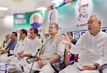 विपक्षी एकता का मौसम