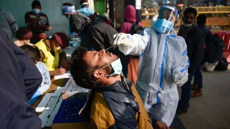 कोरोना का नया स्वरूप काफी गंभीर, हर चौथा मरीज हुआ भर्ती