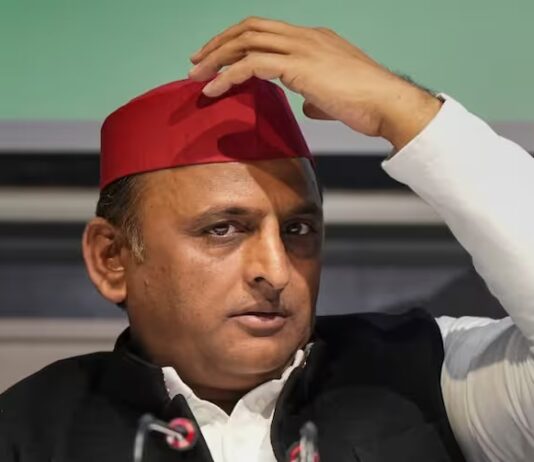 अखिलेश का मास्टरस्ट्रोक ही मुसीबत बन रहा