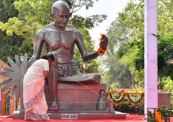 gandhi statue inaguration