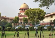 सुप्रीम कोर्ट ही जवाबदेही से भागेगा तो नेताओं को कौन बोलेगा