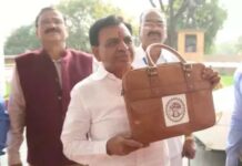 एमपी में वित्त मंत्री देवड़ा ने पेश किया लेखानुदान बजट, बोले- मोदी की गारंटी पर हो रहा काम
