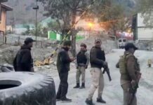 आतंकवादियों की आँखों में चुभ रहा कश्मीर का विकास