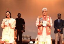 मुसलमानों की भूमिका को सकारात्मक तरीके से रेखांकित करने की कोशिश