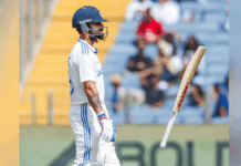 हर चार दिन में दाढ़ी रंगनी पड़े तो समझो रिटायरमेंट का समय आ गया