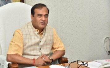 भाजपा के कई नेताओं को आईना दिखा रहे हिमंत