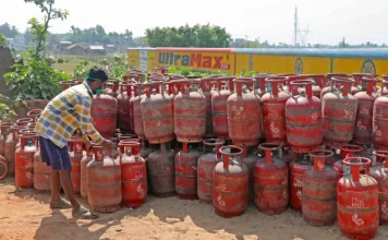 सरकार सतर्क: रसोई गैस की सप्लाई बढ़ाने के निर्देश