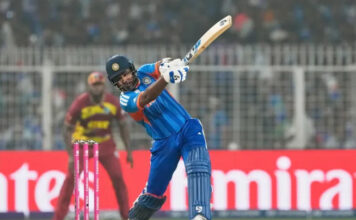 वानखेड़े की आतिशबाजी में धुआं हुए कई रिकॉर्ड