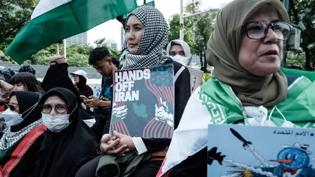 Protests for Iran in Jakarta