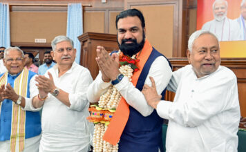 ’पापा आप मुख्यमंत्री नहीं बन पाए लेकिन मैं बनकर दिखाऊंगा’