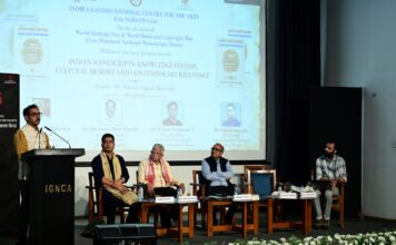 परंपरा और आधुनिकता के बीच संवाद जरूरी