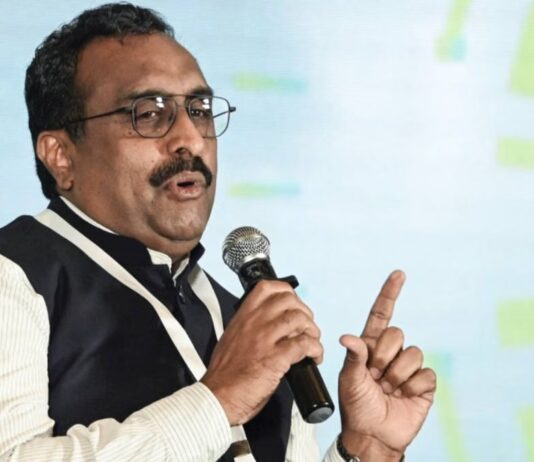 राम माधव किसका खेल खेल रहे