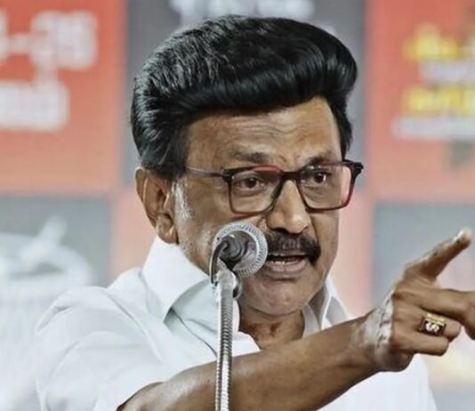 हिल रहा स्टालिन का सिंहासन